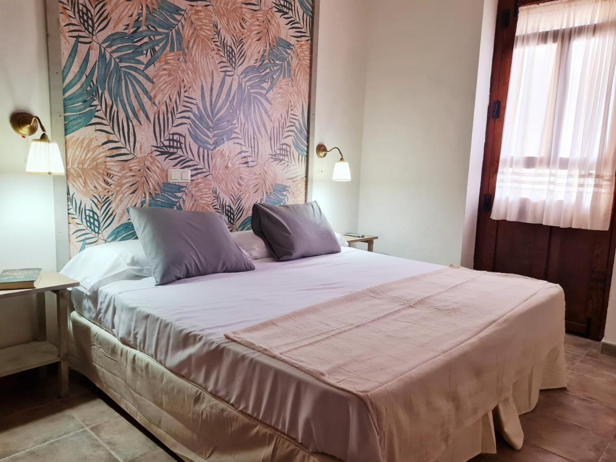 Hostal La Colonial Madrigal de la Vera Extérieur photo
