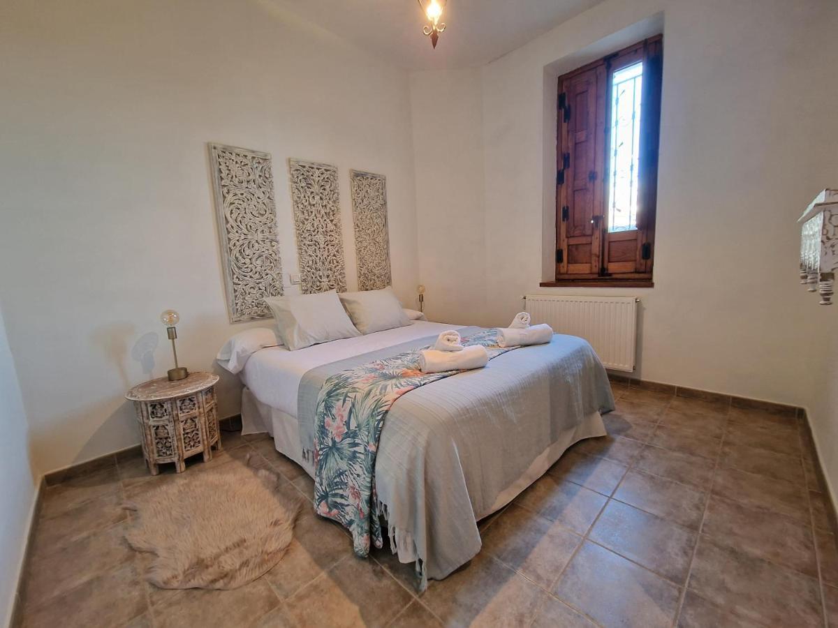 Hostal La Colonial Madrigal de la Vera Extérieur photo
