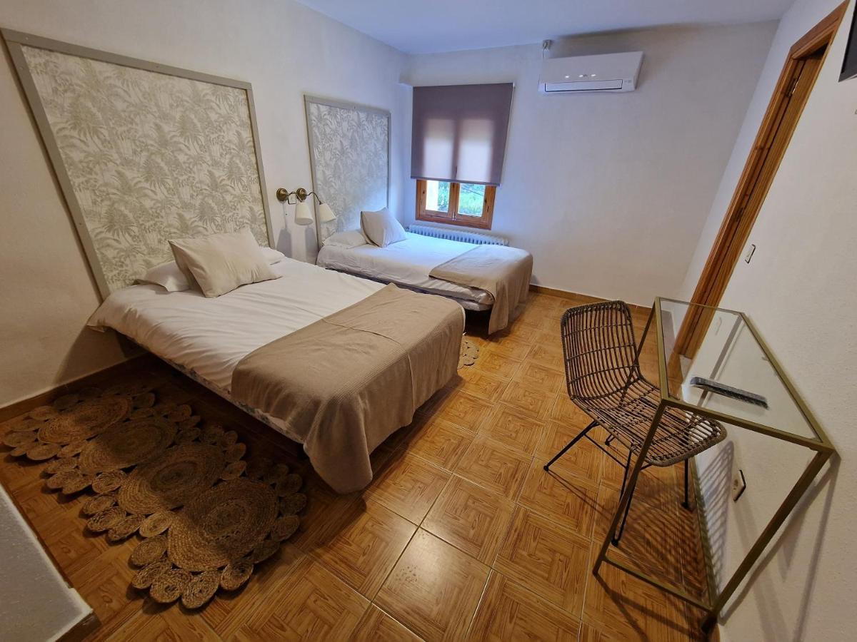 Hostal La Colonial Madrigal de la Vera Extérieur photo