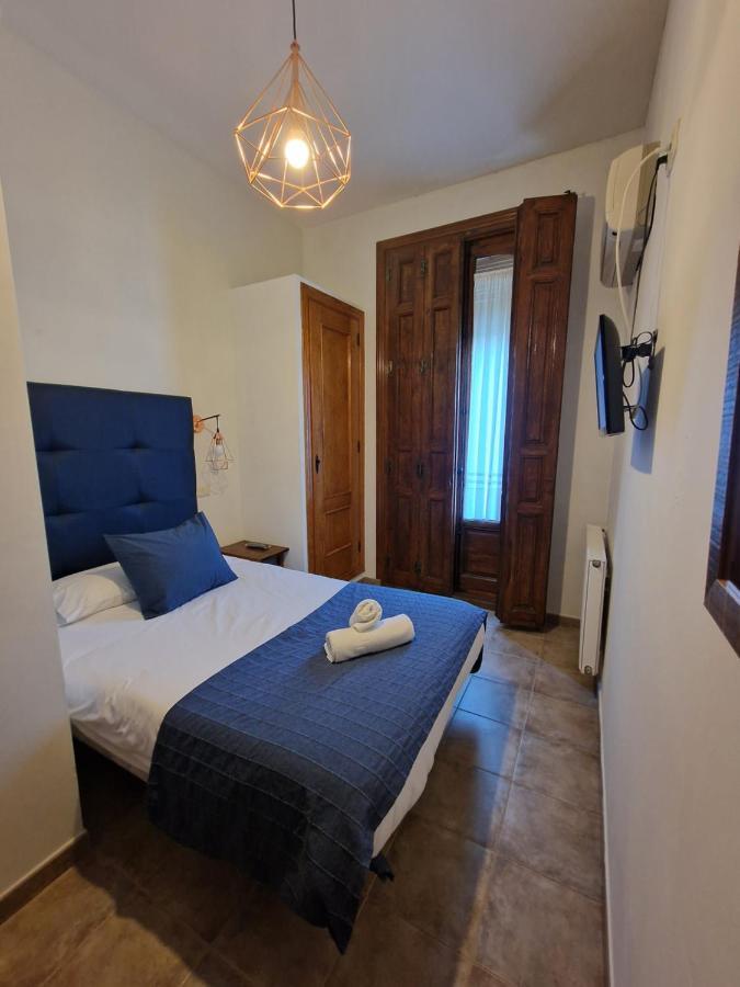 Hostal La Colonial Madrigal de la Vera Extérieur photo