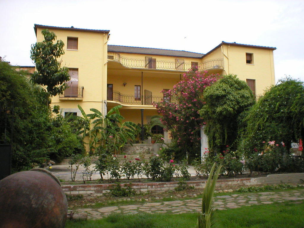 Hostal La Colonial Madrigal de la Vera Extérieur photo