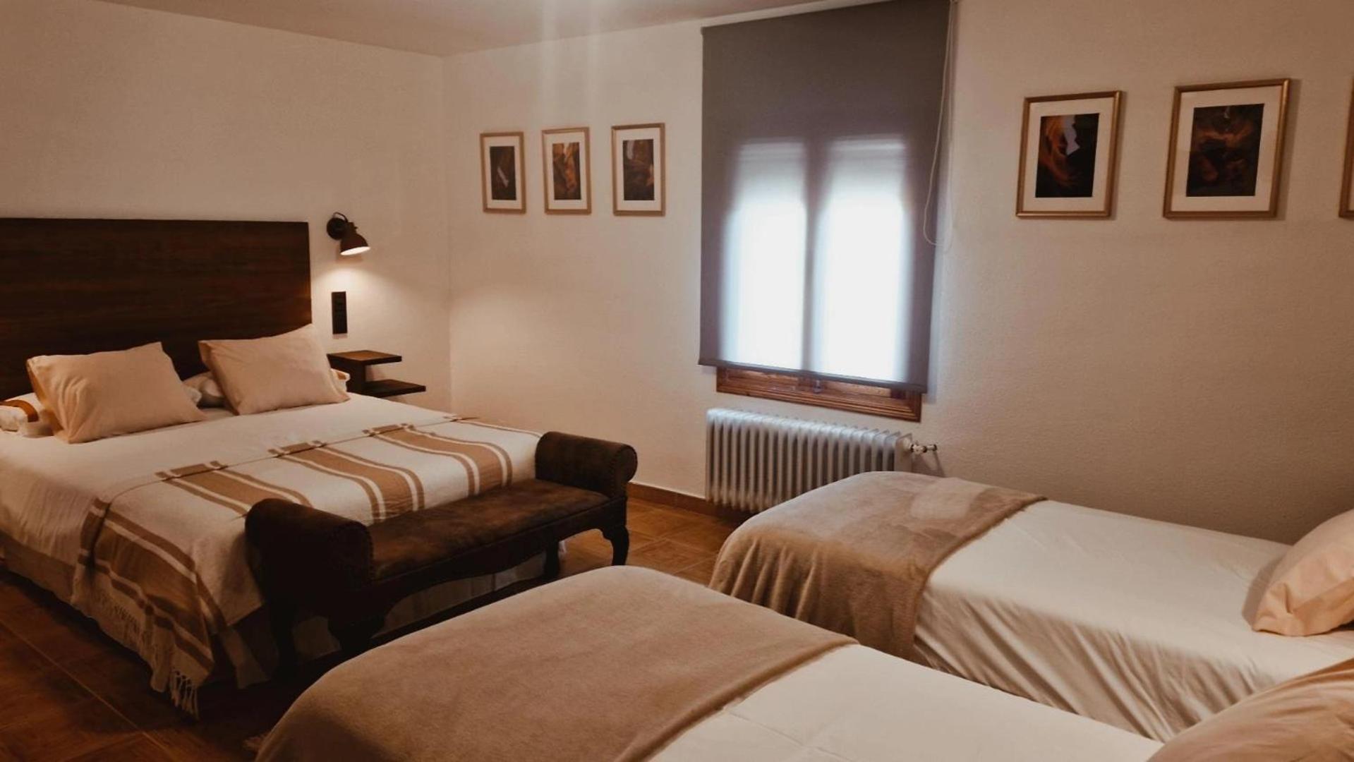 Hostal La Colonial Madrigal de la Vera Extérieur photo