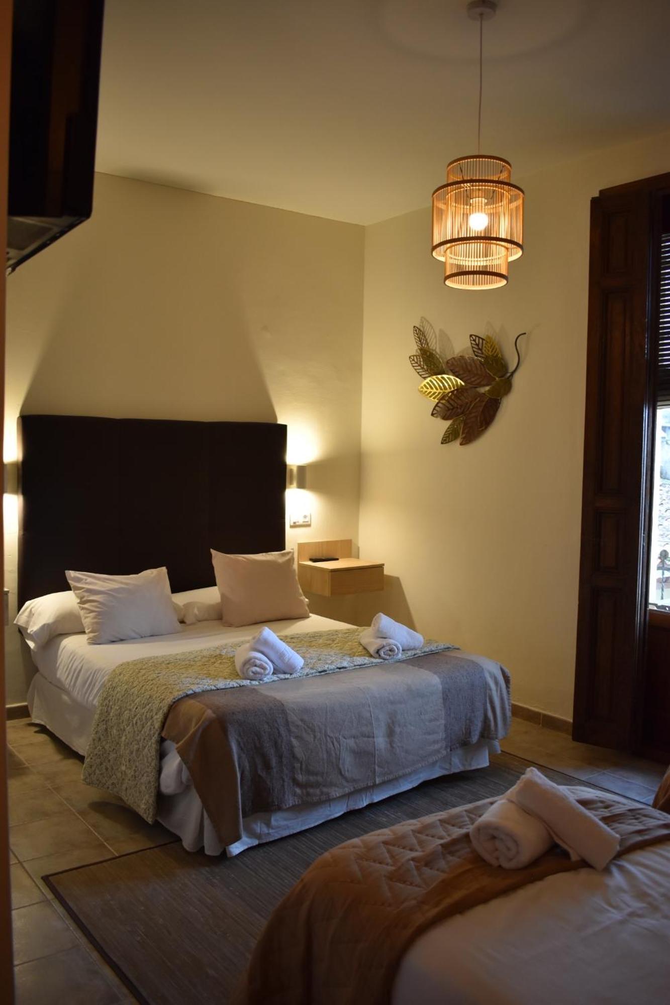 Hostal La Colonial Madrigal de la Vera Extérieur photo
